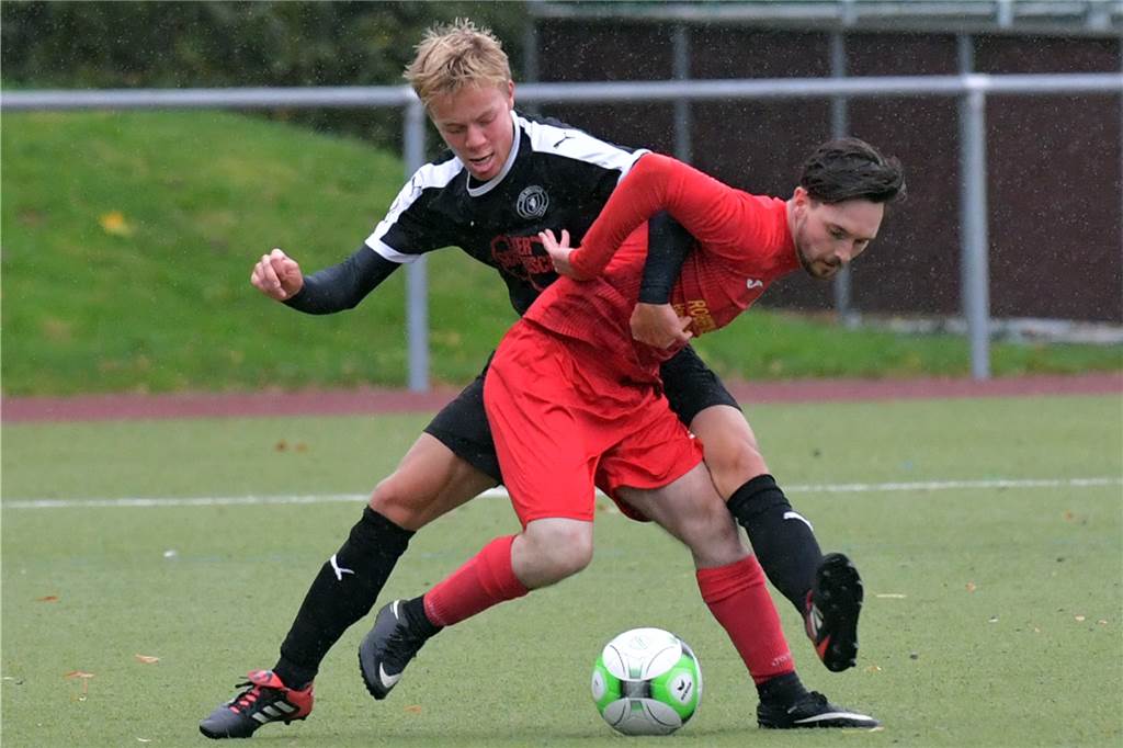 Trotz Corona: Westfalia Wethmars Kader für nächste Saison steht - größtenteils Einer der vielversprechenden jungen Akteure bei Westfalia Wethmar: Arne Wilberg (in Schwarz).