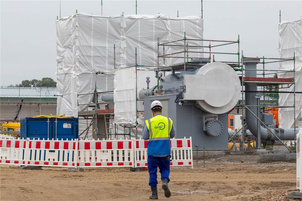 Was genau macht die neue Gas-Verdichterstation? Verantwortliche geben Einblick Blick auf einen der vier Filter der Gasverdichterstation.