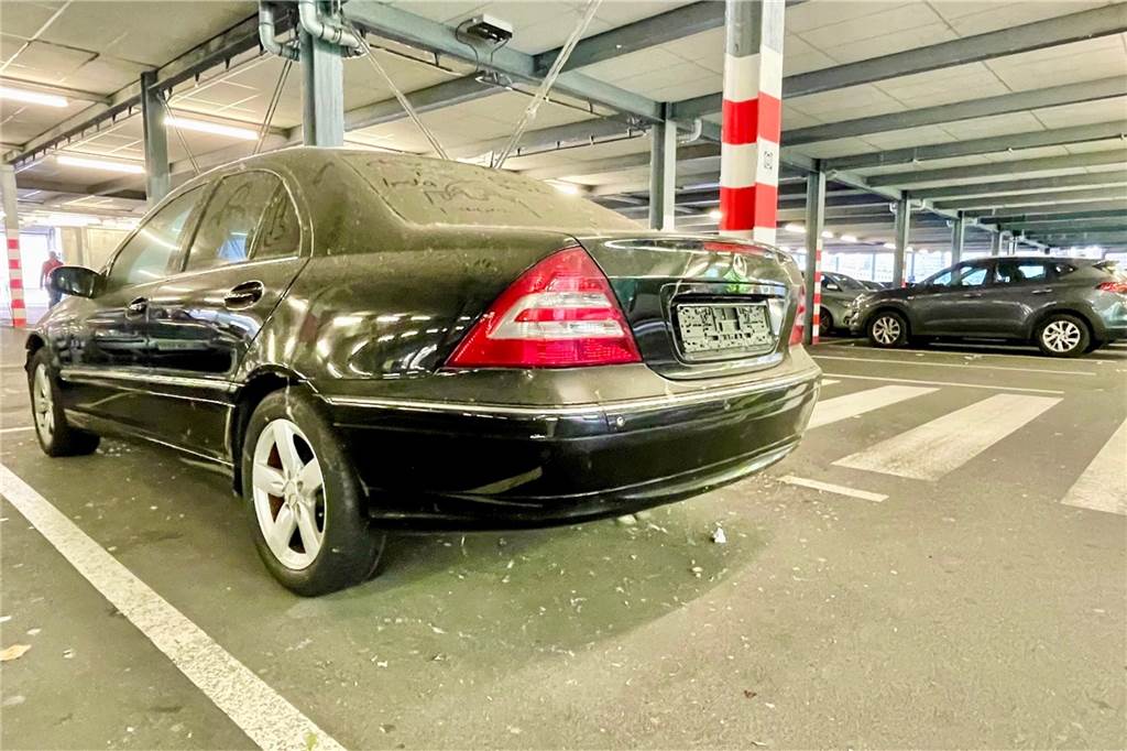 Top-Ten-Artikel 2022: Diese Geschichten haben die meisten interessiert Eines der Geisterautos im Kaufland-Parkhaus.