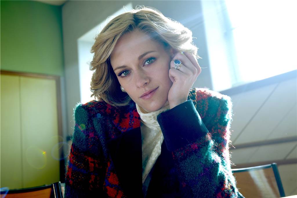 Film über Lady Di: Trailer steigt mit Szenen am Schloss Nordkirchen ein Eines der wenigen Fotos, die während der Dreharbeiten zum Film "Spencer" an die Öffentlichkeit kamen, zeigt Kristen Stewart in der Rolle der Lady Di.