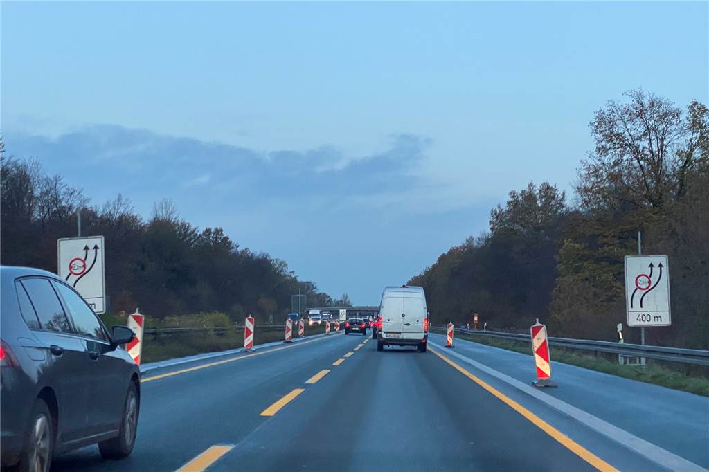 Mehr als 40 Unfälle in A1-Baustelle zwischen Ascheberg und Münster Einfahrt in die unfallträchtige Baustelle der A1 zwischen Ascheberg und Münster-Hiltrup.