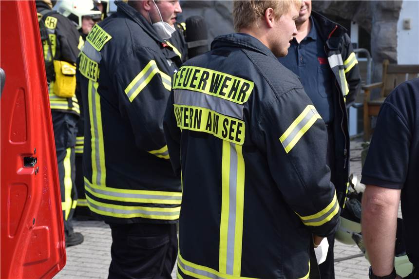 Ohne freiwillige Helfer sind wir in der Krise aufgeschmissen Einheiten der Freiwilligen Feuerwehren aus Haltern und Dorsten halfen dabei, ein Seniorenheim in Wuppertal von Wassermassen zu befreien.