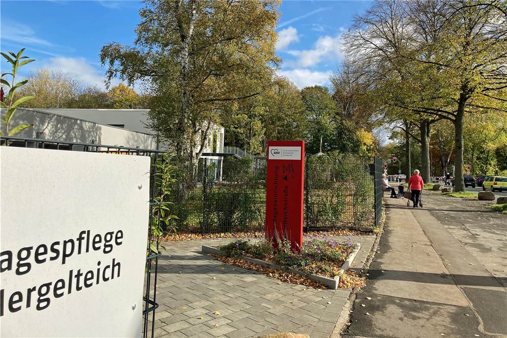Generationenpark am Zoo: Riesenprojekt nimmt Fahrt auf Einige Einrichtungen (links im Bild) sind bereits fertig gebaut. In fünf Jahren soll der neue Generationenpark insgesamt fertig sein.
