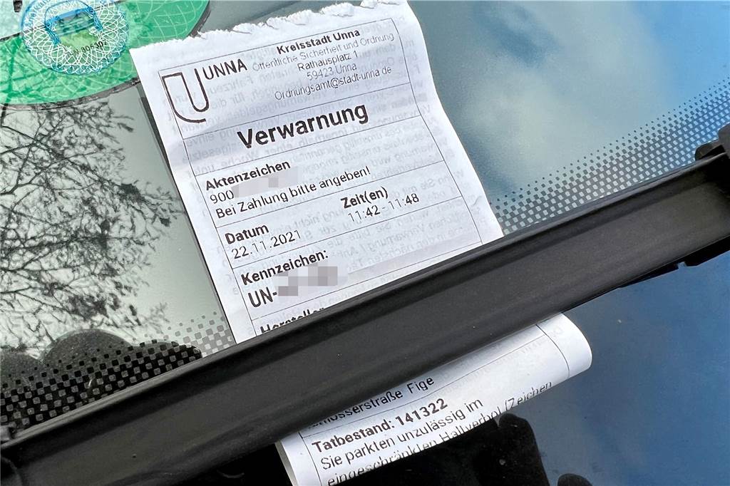 Einige Impfwillige verließen die Aktion bei der Firma Fiege ohne Piks – dafür mit Knöllchen. Das Ordnungsamt Unna hatte viel zu tun, weil viele Besucher falsch parkten.