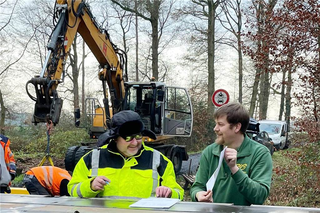 Einige Monate hat der Prozess von der Entwurfsplanung bis zur Übergabe an die Stadt Stadtlohn in Anspruch genommen. Beteiligt waren die Unternehmen Lokomotiv Fotografie, stabil ingenieurbüro, Ferro Umformtechnik, Sparkasse Westmünsterland (Sparkassenstiftung), Heitkamp & Hülscher und Werbetechnik Hilker.