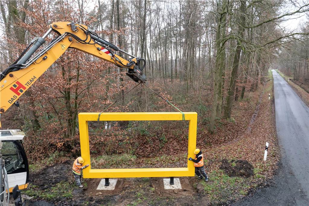 Einige Monate hat der Prozess von der Entwurfsplanung bis zur Übergabe an die Stadt Stadtlohn in Anspruch genommen. Beteiligt waren die Unternehmen Lokomotiv Fotografie, stabil ingenieurbüro, Ferro Umformtechnik, Sparkasse Westmünsterland (Sparkassenstiftung), Heitkamp & Hülscher und Werbetechnik Hilker.