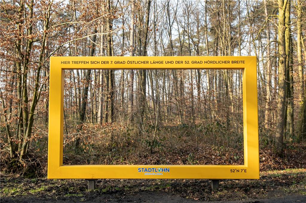 Einige Monate hat der Prozess von der Entwurfsplanung bis zur Übergabe an die Stadt Stadtlohn in Anspruch genommen. Beteiligt waren die Unternehmen Lokomotiv Fotografie, stabil ingenieurbüro, Ferro Umformtechnik, Sparkasse Westmünsterland (Sparkassenstiftung), Heitkamp & Hülscher und Werbetechnik Hilker.