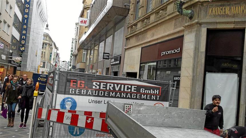 Welche Läden neu eröffnen und welche leer bleiben Einige Schaufenster auf dem Westenhellweg sind derzeit Baufenster: Auch der Ex-Promod-Laden wird umgebaut.