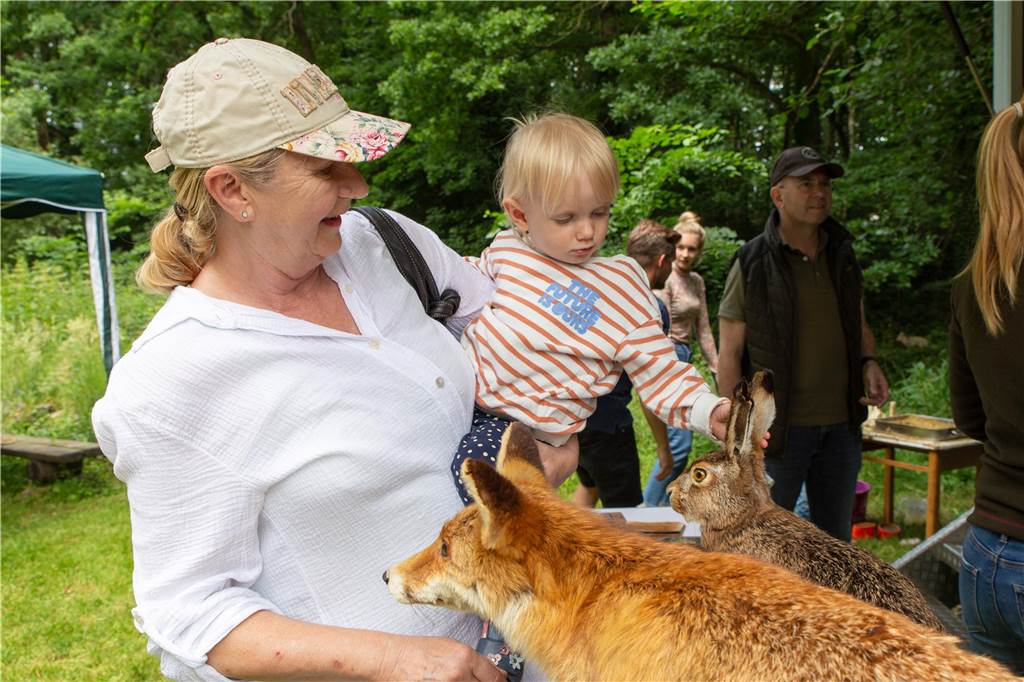 Frühlingsfest für die ganze Familie steigt am Waldpädagogischen Zentrum Einige Stationen wie das Natur on Tour-Mobil sorgen auch bei den kleinen Gästen für Freude und lehrreiche Momente.