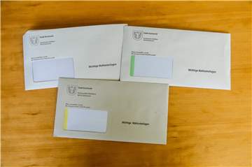 Einige Wähler vermuten weitere Wahlpanne bei Briefwahlunterlagen - Stadt erklärt den Sinn dahinter.