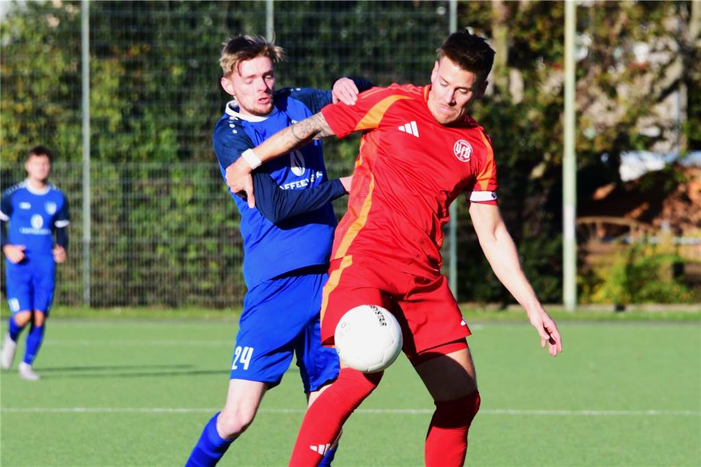 Einiges war los auf den Fußballplätzen am 3. November. Hier sind die besten Bilder von sechs Partien mit der Beteiligung von Castrop-Rauxeler Vereinen.
