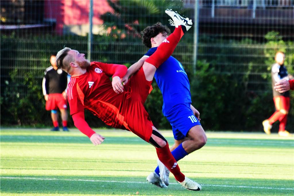 Einiges war los auf den Fußballplätzen am 3. November. Hier sind die besten Bilder von sechs Partien mit der Beteiligung von Castrop-Rauxeler Vereinen.