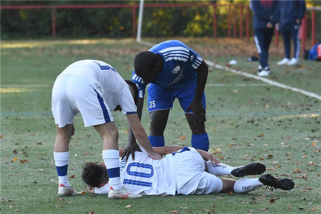 Einiges war los auf den Fußballplätzen am 3. November. Hier sind die besten Bilder von sechs Partien mit der Beteiligung von Castrop-Rauxeler Vereinen.