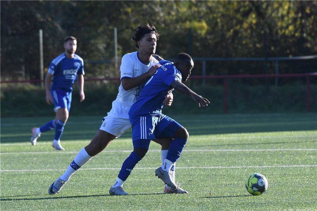 Einiges war los auf den Fußballplätzen am 3. November. Hier sind die besten Bilder von sechs Partien mit der Beteiligung von Castrop-Rauxeler Vereinen.