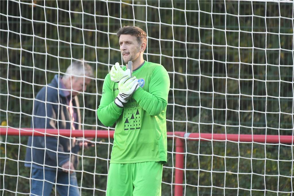 Einiges war los auf den Fußballplätzen am 3. November. Hier sind die besten Bilder von sechs Partien mit der Beteiligung von Castrop-Rauxeler Vereinen.