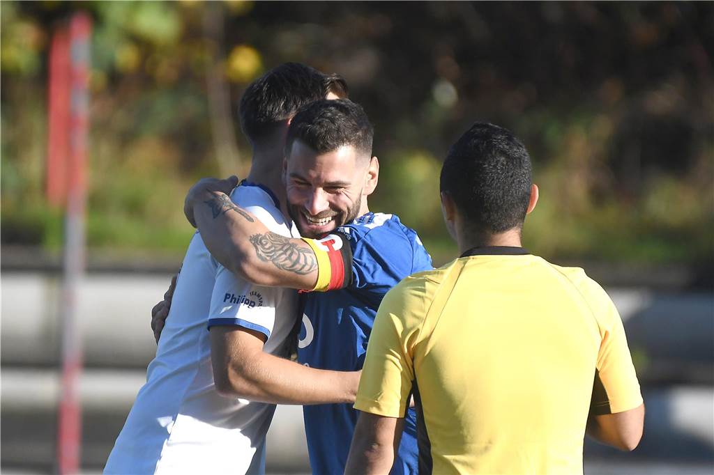 Einiges war los auf den Fußballplätzen am 3. November. Hier sind die besten Bilder von sechs Partien mit der Beteiligung von Castrop-Rauxeler Vereinen.