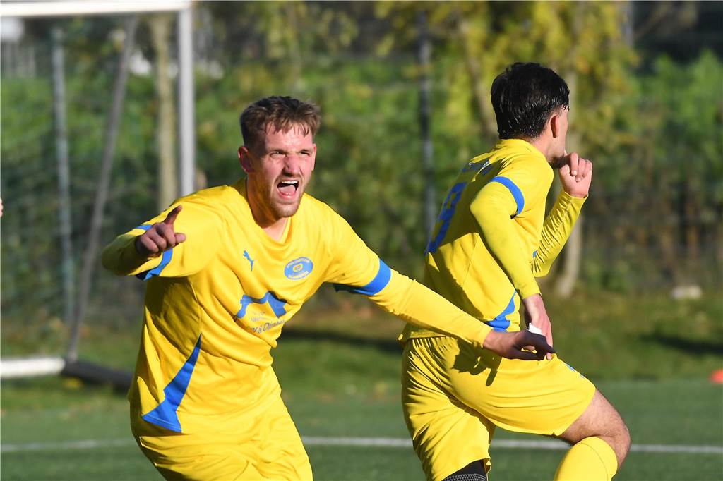 Einiges war los auf den Fußballplätzen am 3. November. Hier sind die besten Bilder von sechs Partien mit der Beteiligung von Castrop-Rauxeler Vereinen.