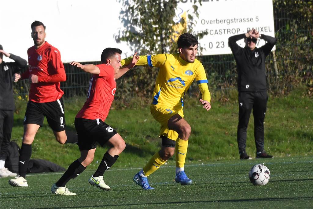 Einiges war los auf den Fußballplätzen am 3. November. Hier sind die besten Bilder von sechs Partien mit der Beteiligung von Castrop-Rauxeler Vereinen.