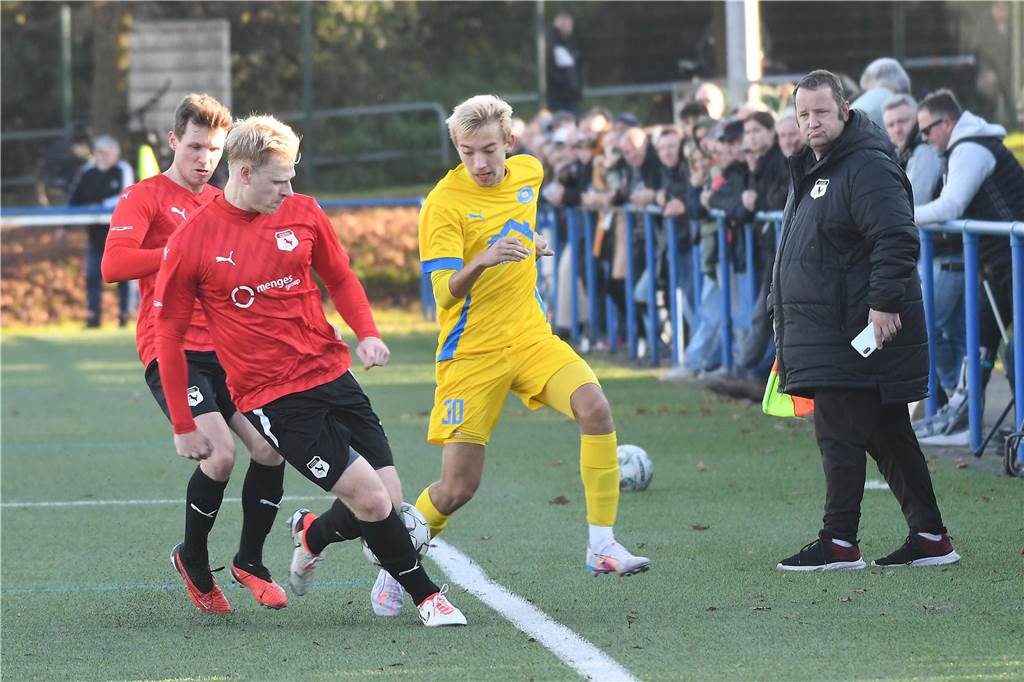 Einiges war los auf den Fußballplätzen am 3. November. Hier sind die besten Bilder von sechs Partien mit der Beteiligung von Castrop-Rauxeler Vereinen.