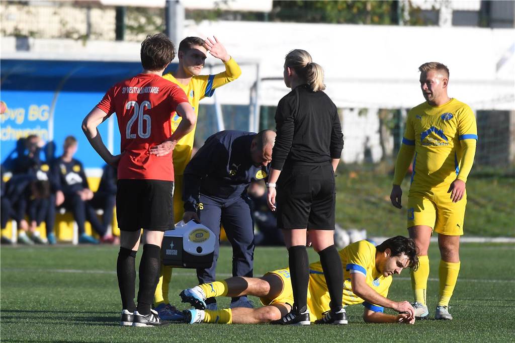 Einiges war los auf den Fußballplätzen am 3. November. Hier sind die besten Bilder von sechs Partien mit der Beteiligung von Castrop-Rauxeler Vereinen.