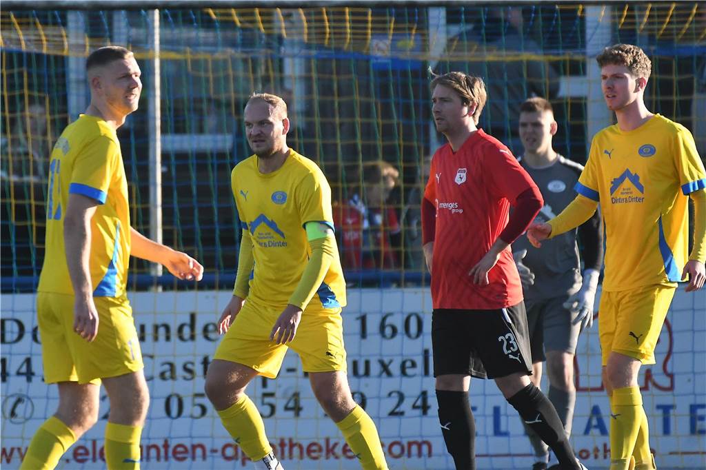 Einiges war los auf den Fußballplätzen am 3. November. Hier sind die besten Bilder von sechs Partien mit der Beteiligung von Castrop-Rauxeler Vereinen.