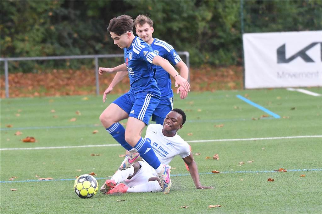 Einiges war los auf den Fußballplätzen am 3. November. Hier sind die besten Bilder von sechs Partien mit der Beteiligung von Castrop-Rauxeler Vereinen.