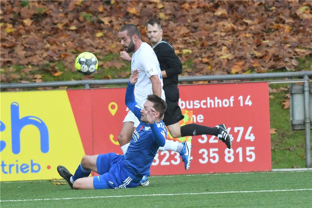 Einiges war los auf den Fußballplätzen am 3. November. Hier sind die besten Bilder von sechs Partien mit der Beteiligung von Castrop-Rauxeler Vereinen.