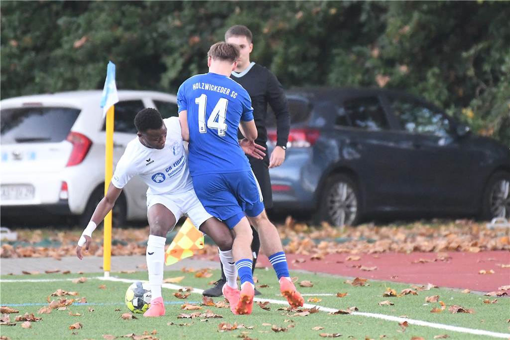 Einiges war los auf den Fußballplätzen am 3. November. Hier sind die besten Bilder von sechs Partien mit der Beteiligung von Castrop-Rauxeler Vereinen.