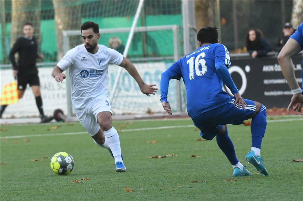 Einiges war los auf den Fußballplätzen am 3. November. Hier sind die besten Bilder von sechs Partien mit der Beteiligung von Castrop-Rauxeler Vereinen.