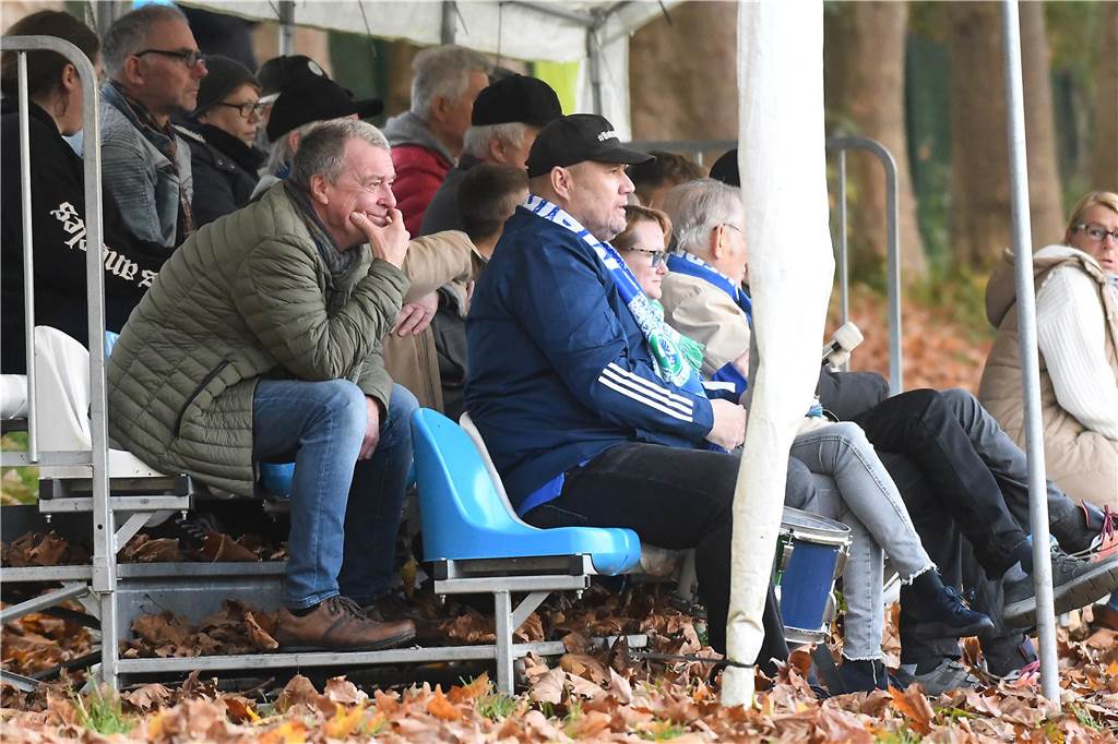 Einiges war los auf den Fußballplätzen am 3. November. Hier sind die besten Bilder von sechs Partien mit der Beteiligung von Castrop-Rauxeler Vereinen.