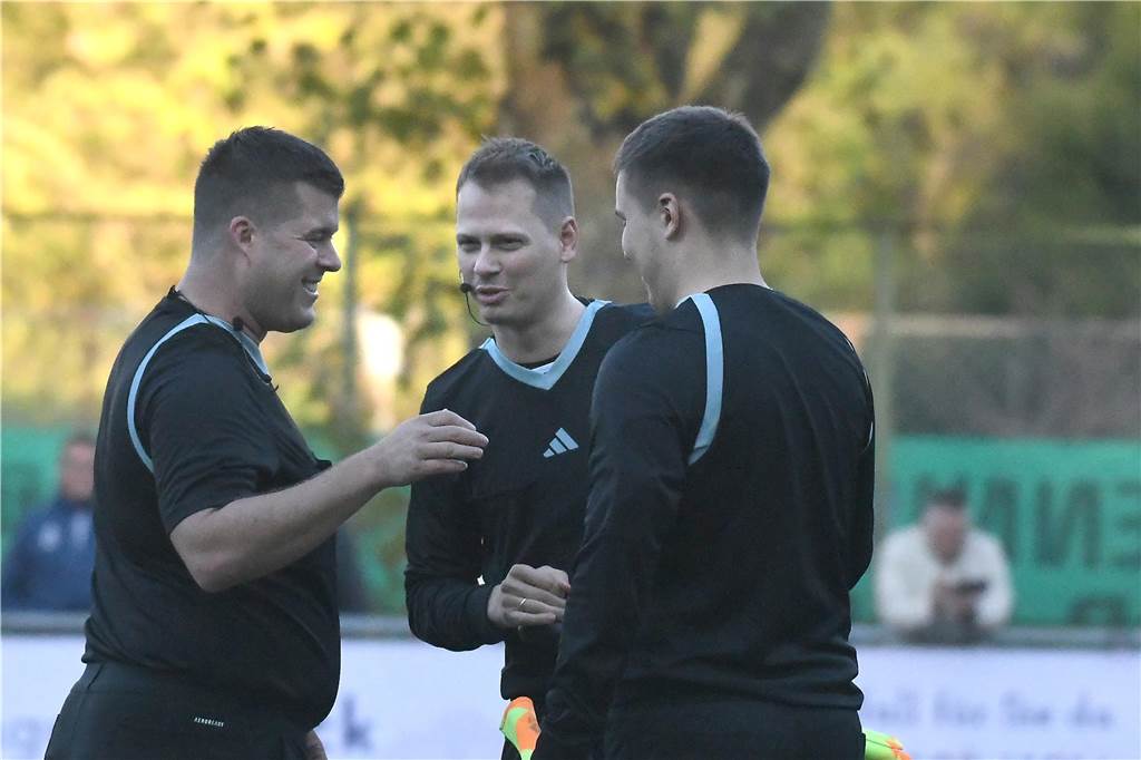Einiges war los auf den Fußballplätzen am 3. November. Hier sind die besten Bilder von sechs Partien mit der Beteiligung von Castrop-Rauxeler Vereinen.