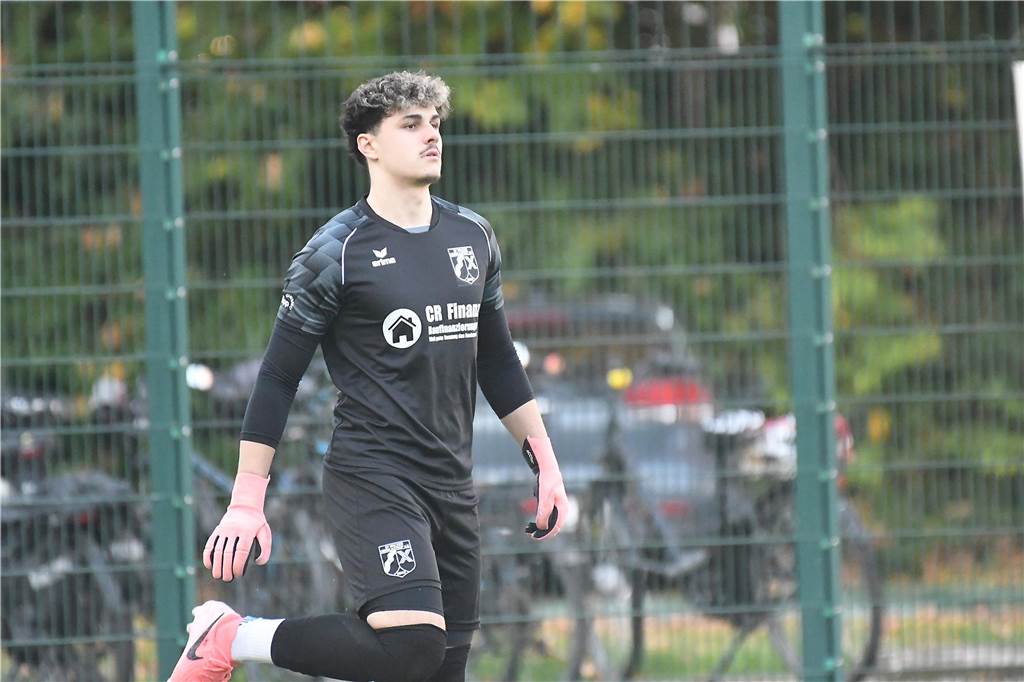 Einiges war los auf den Fußballplätzen am 3. November. Hier sind die besten Bilder von sechs Partien mit der Beteiligung von Castrop-Rauxeler Vereinen.