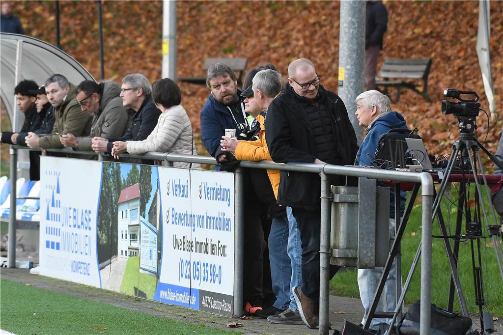 Einiges war los auf den Fußballplätzen am 3. November. Hier sind die besten Bilder von sechs Partien mit der Beteiligung von Castrop-Rauxeler Vereinen.