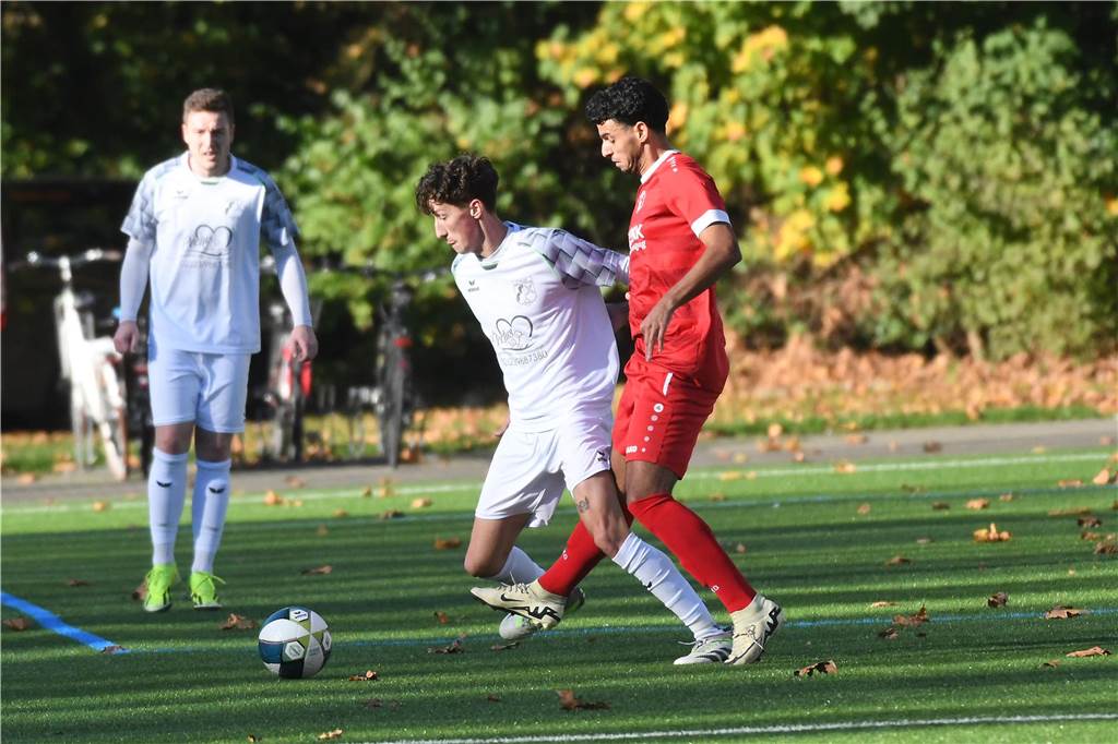 Einiges war los auf den Fußballplätzen am 3. November. Hier sind die besten Bilder von sechs Partien mit der Beteiligung von Castrop-Rauxeler Vereinen.