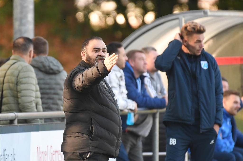 Einiges war los auf den Fußballplätzen am 3. November. Hier sind die besten Bilder von sechs Partien mit der Beteiligung von Castrop-Rauxeler Vereinen.