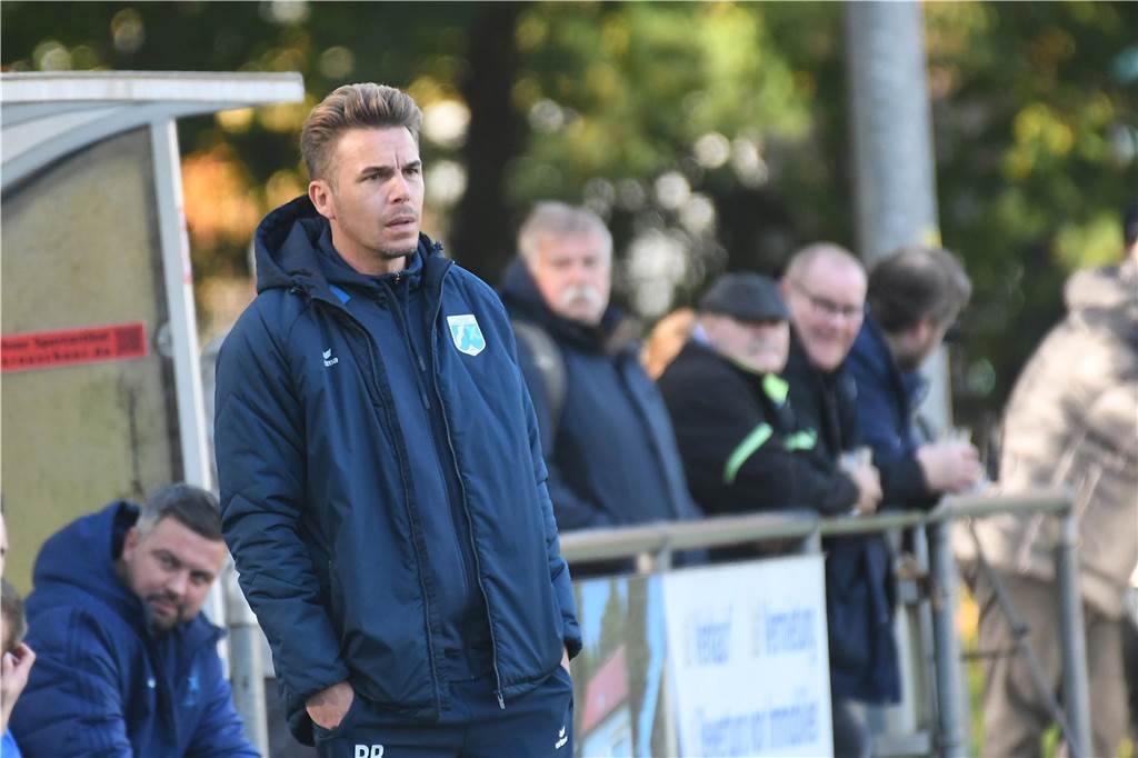 Einiges war los auf den Fußballplätzen am 3. November. Hier sind die besten Bilder von sechs Partien mit der Beteiligung von Castrop-Rauxeler Vereinen.