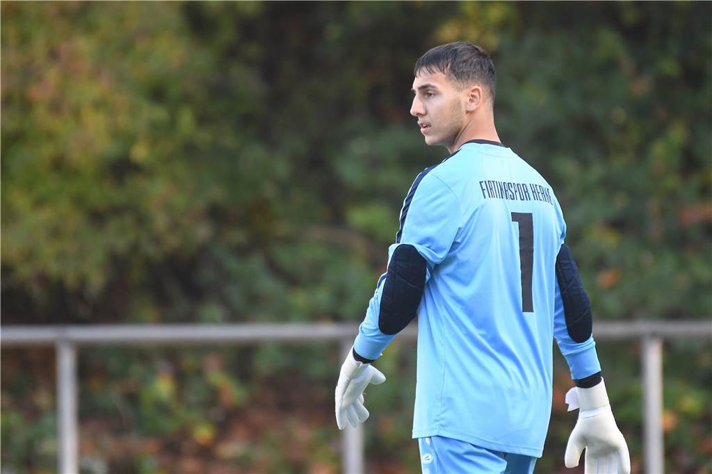Einiges war los auf den Fußballplätzen am 3. November. Hier sind die besten Bilder von sechs Partien mit der Beteiligung von Castrop-Rauxeler Vereinen.