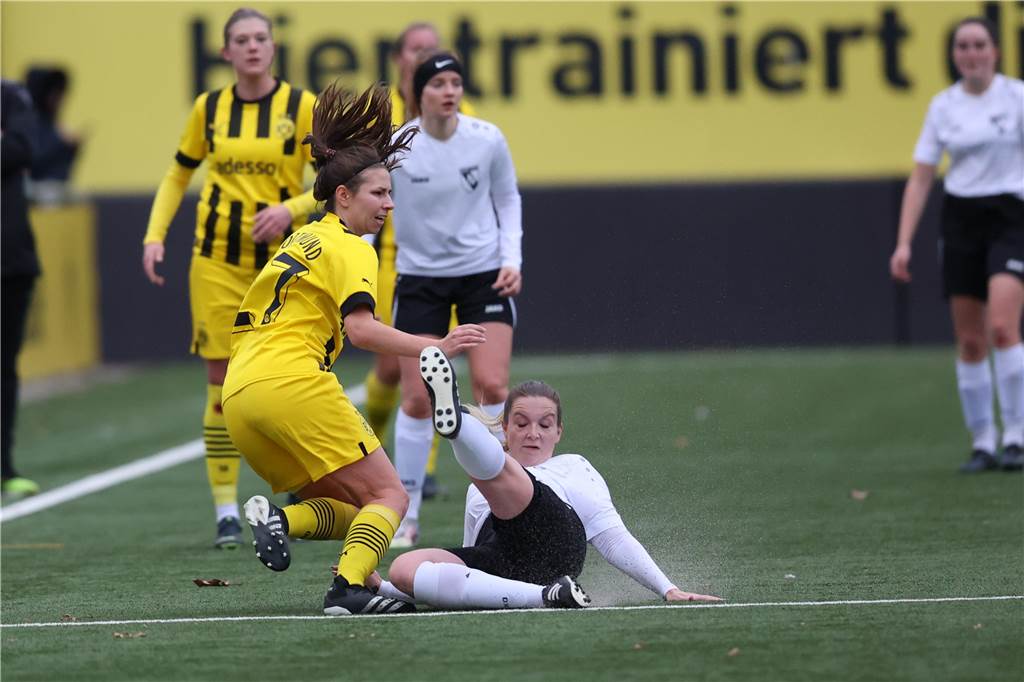 Einsatz gegen den BVB: Amy Bendieck gibt für den PSV Bork alles.
