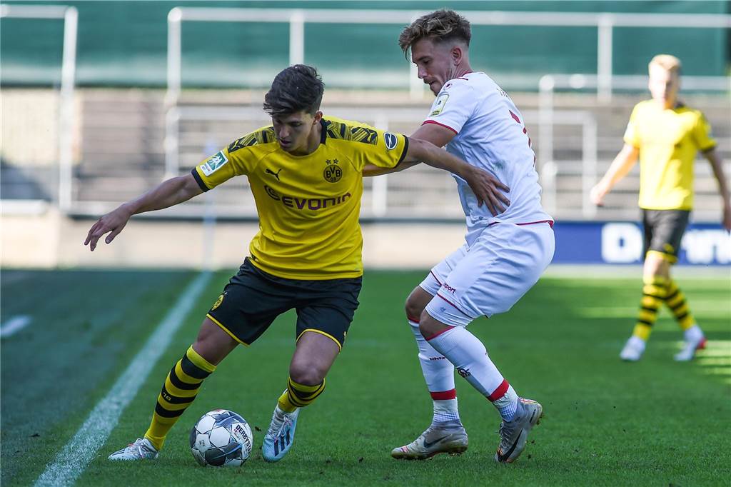 Leonardo Balerdi: Für den BVB zu schwach, in Argentinien Hoffnungsträger Einsatz in der Regionalliga: Spielpraxis sammelt Balerdi in der U23 des BVB.