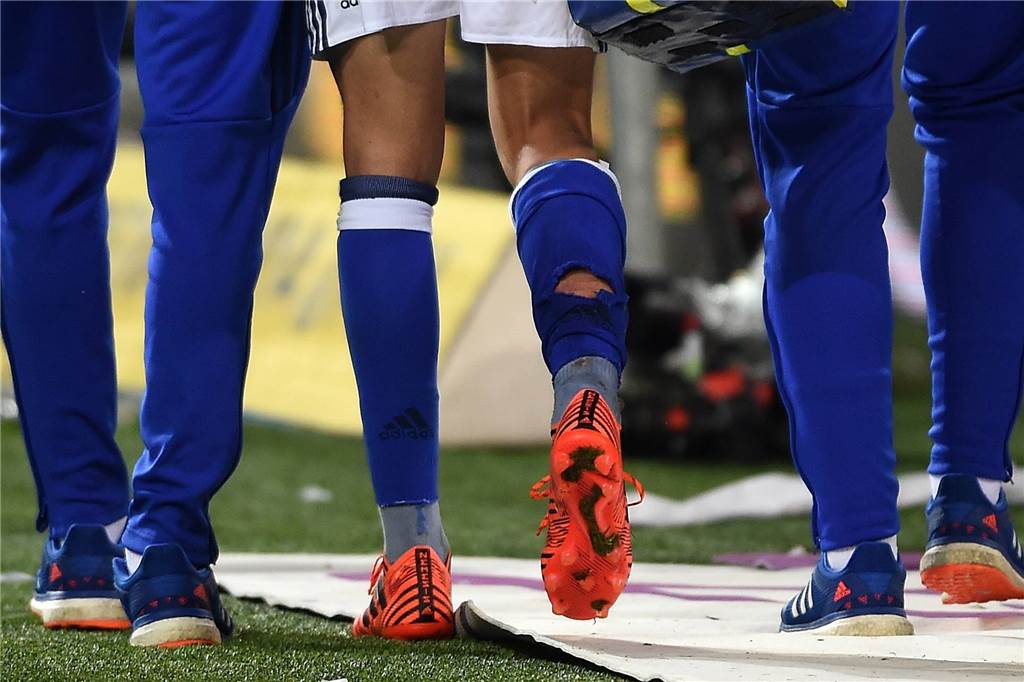Amine Harit und seine zweite Chance auf Schalke Einsatz mit zerrissenen Stutzen: Amine Harit im 4:4-Revierderby.