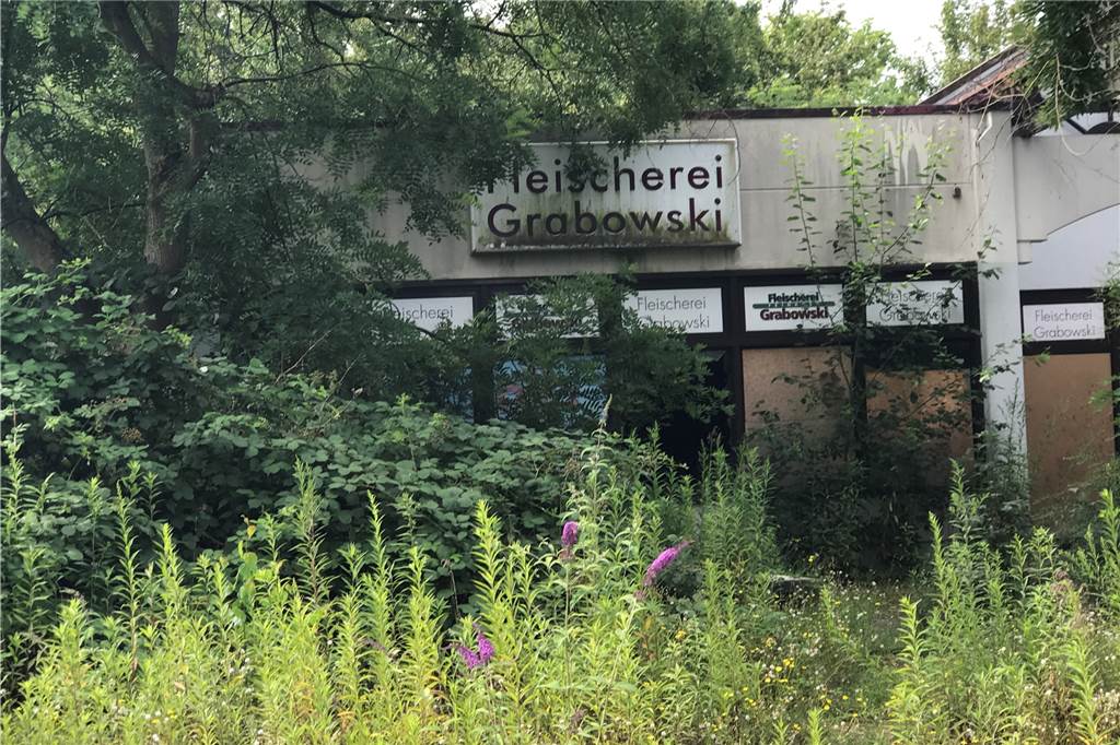Gammelimmobilien an der Wartburgstraße und der Kleinen Lönsstraße Einst zogen hier Aldi, Marktfrisch und der Metzger Christoph Grabowski Kunden an. Seit Jahren steht das Gebäude an der Kleinen Lönsstraße leer. Jetzt soll sich dort etwas tun.