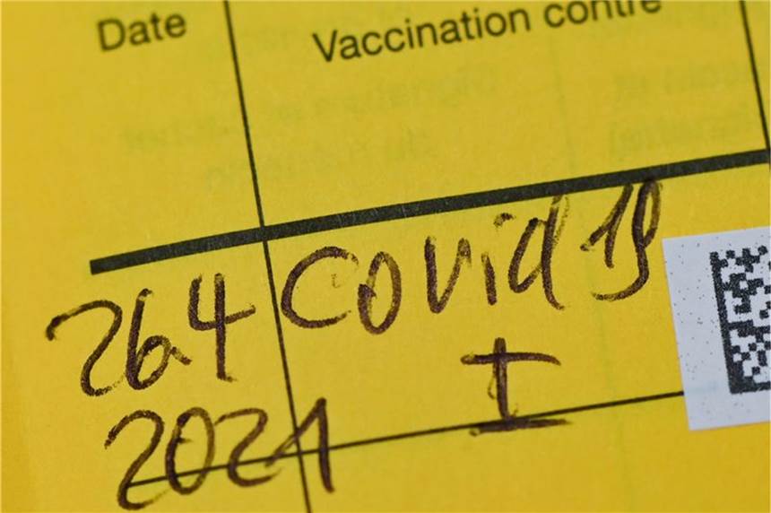 Mehrheit für strengere Corona-Regeln für Ungeimpfte Eintrag einer Erstimpfung gegen das Coronavirus.