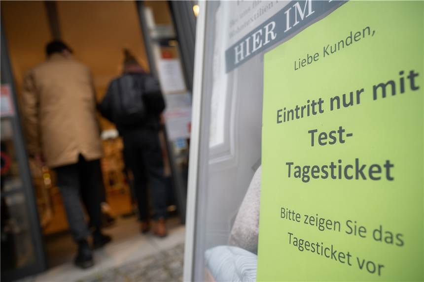 Notbremse oder Öffnung in Castrop-Rauxel: Land hat schnell entschieden Eintritt nur mit Tagesticket: So sieht es im Tübinger Modell aus. In Castrop-Rauxel kann man ab Montag mit dem Nachweis eines negativen Coronatests in die Läden.