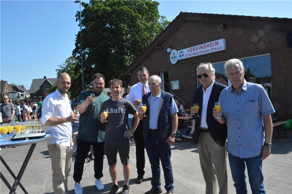 Einweihung des Kunstrasenplatzes des FC RW Dorsten