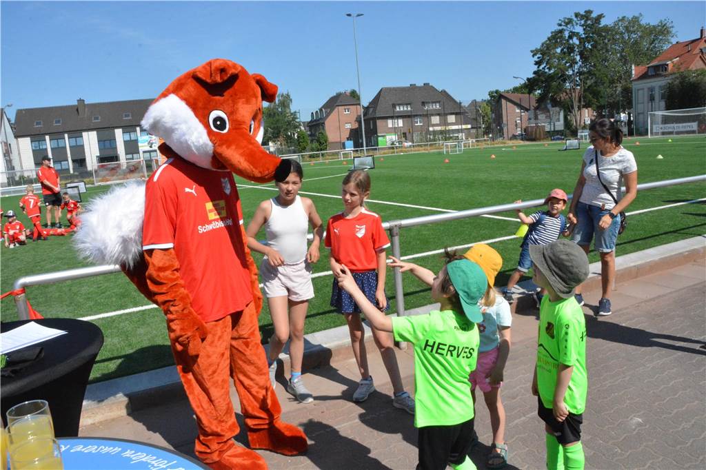 Einweihung des Kunstrasenplatzes des FC RW Dorsten