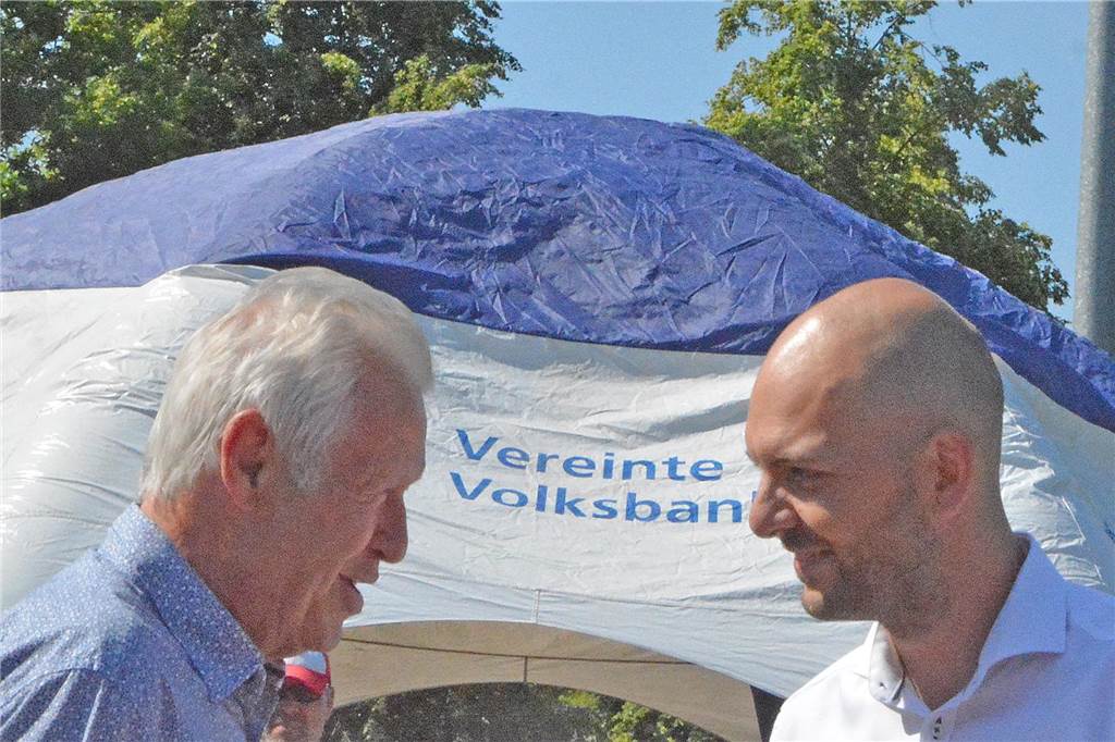 Einweihung des Kunstrasenplatzes des FC RW Dorsten