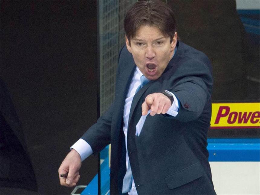 Nach Ausraster: DEL leitet Verfahren gegen Krupp ein Eisbären-Coach Uwe Krupp regt sich über die Unparteiischen auf. Foto: Bernd Thissen