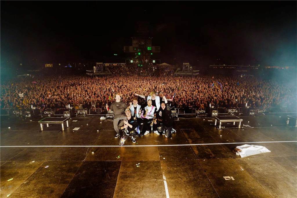 Millionen Views, Shows ausverkauft: Electric Callboy auf Raketen-Trip Electric Callboy vergangenes Wochenende auf dem Ferropolis-Festival, bejubelt von Tausenden Fans.