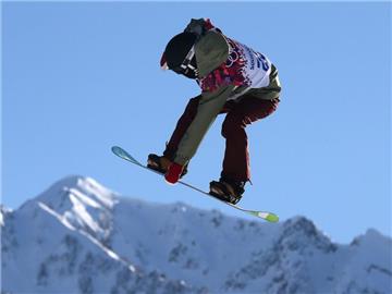 Elena Könz hat den ersten Big-Air-Wettbewerb der Frauen bei einer WM gewonnen. Foto: Sergey Ilnitsky