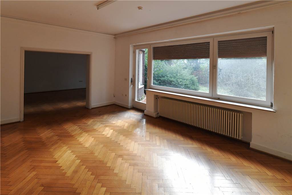 Direktorenvilla in Lünen: Imposantes Haus weckt Begehrlichkeiten Elf Zimmer auf 310 Quadratmetern bietet das denkmalgeschützte Haus. Dahinter befindet sich ein Garten.